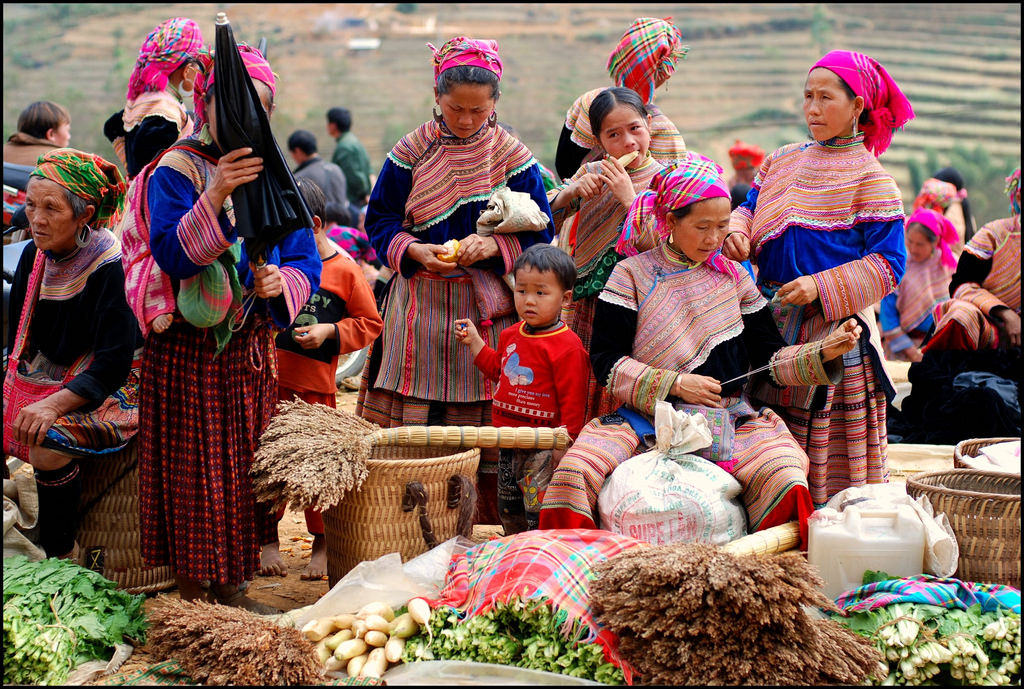 Chợ trung tâm Sapa - Hồng Phú Travel