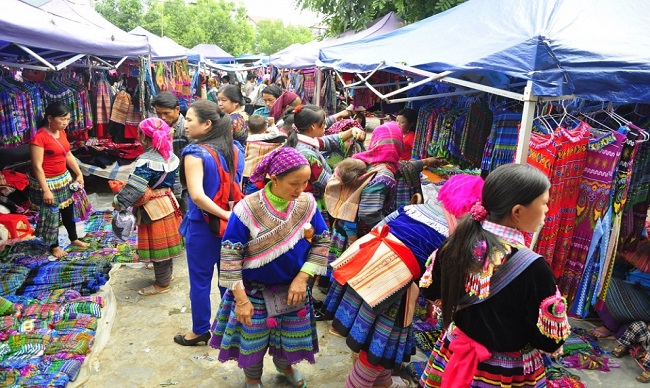 Tour du lịch Sapa: Hà Nội - Sapa - Thác Bạc - Bản Cát Cát - Fansipan - Núi Hàm Rồng 3 ngày 2 đêm